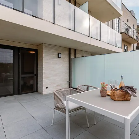 La Mirage 01 デ パンネ